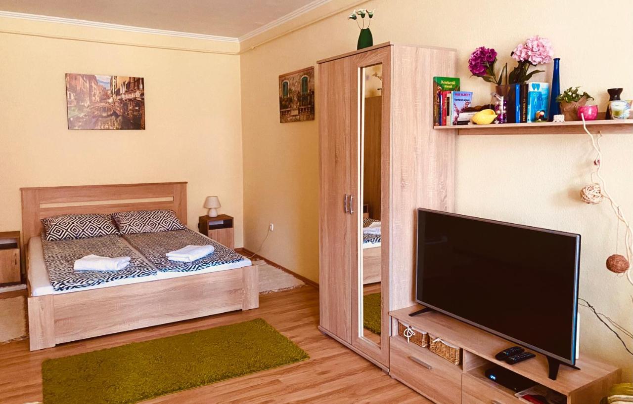 Victoria Apartman Eger Exteriör bild